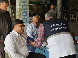 برپایی میز خدمت سلامت در نماز جمعه شهرکرد به مناسبت هفته دولت